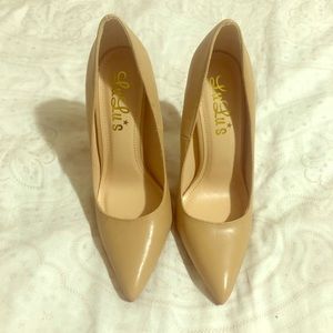 Tan vegan leather pointed toes heels